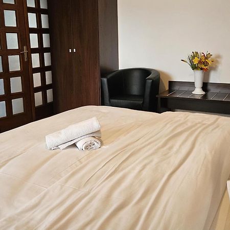Apartment Zarnesti City Centre Vmp Free Parking 외부 사진