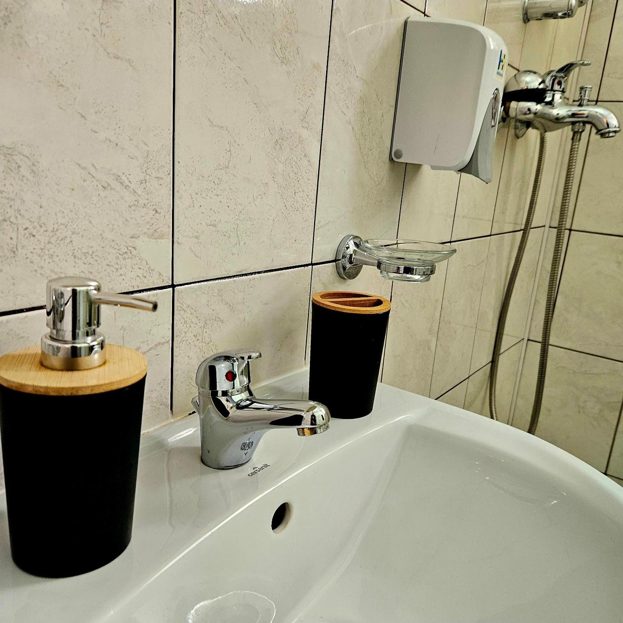 Apartment Zarnesti City Centre Vmp Free Parking 외부 사진